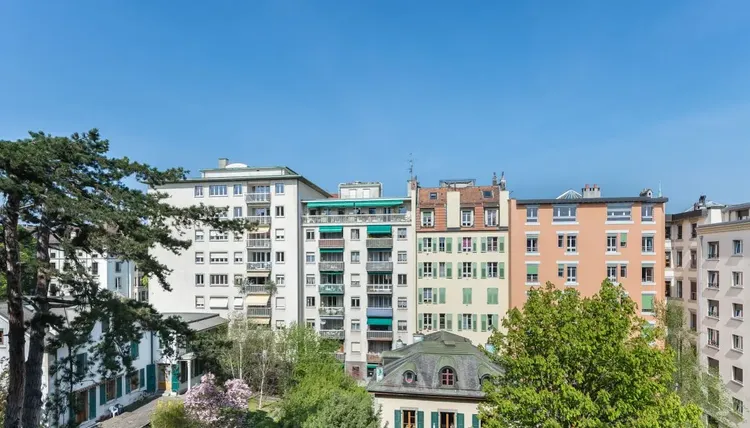 Furnished and Well Located Studio on the right bank of Geneva Interior 4