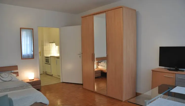 Fully furnished studio apartment in Champel, Geneva Interior 3