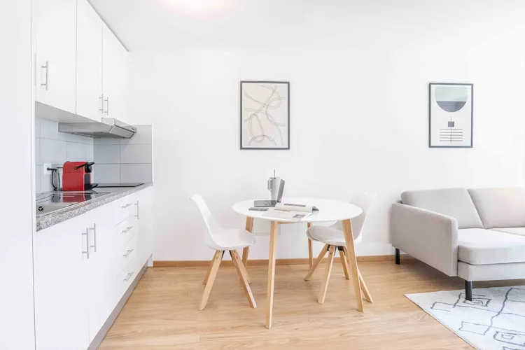 Appartement d'une chambre meublé, situé en plein centre de Lausanne, idéal pour les étudiants. Interior 3