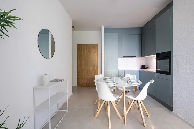 1-bedroom apartment with balcony, bright and modern, in a contemporary residence, featuring an equipped kitchen, designer bathroom, and integrated smart home system. Interior 4